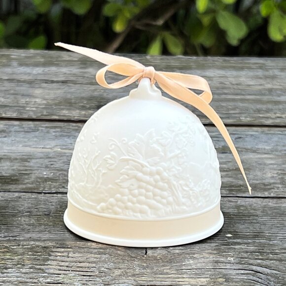 Lladro Collectors Society Porcelain Fall Bell #17615 Peach Trim Ribbon with Box - Picture 5 of 9